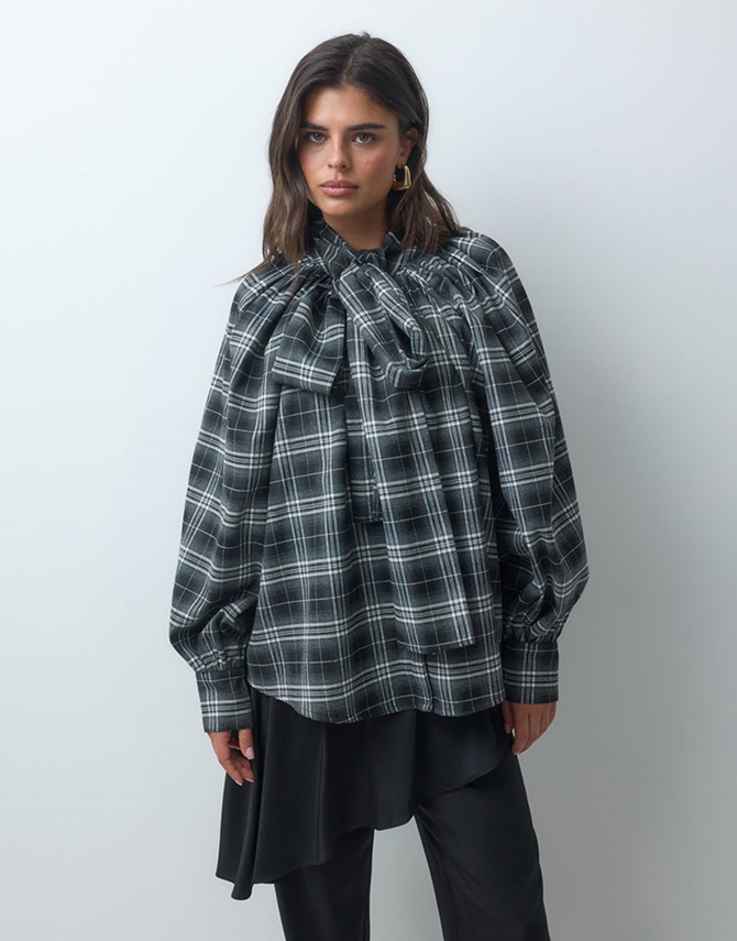 Plaid tie-neck blouse
